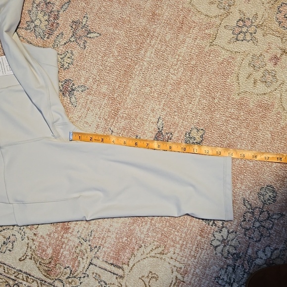 RBX Active Bone Colored Knee Length Compression Capri with Pockets - Size S - Picture 10 of 12